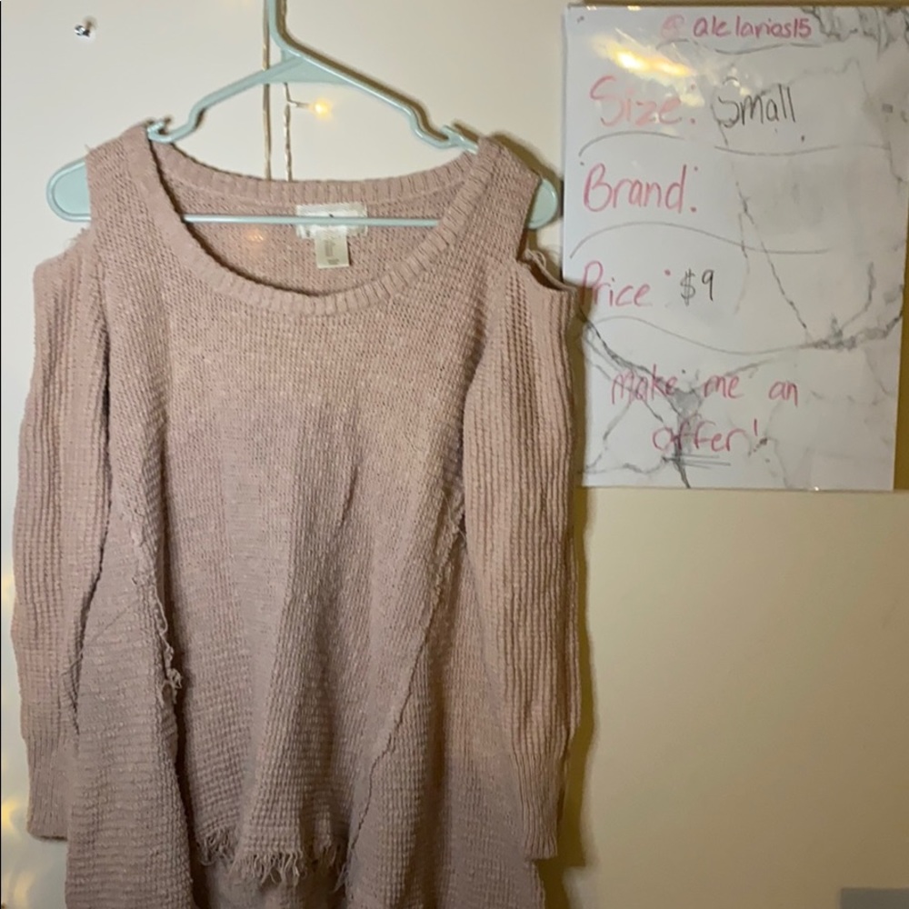 🌸 5 for $25 🌸 cold shoulder distressed sweater
